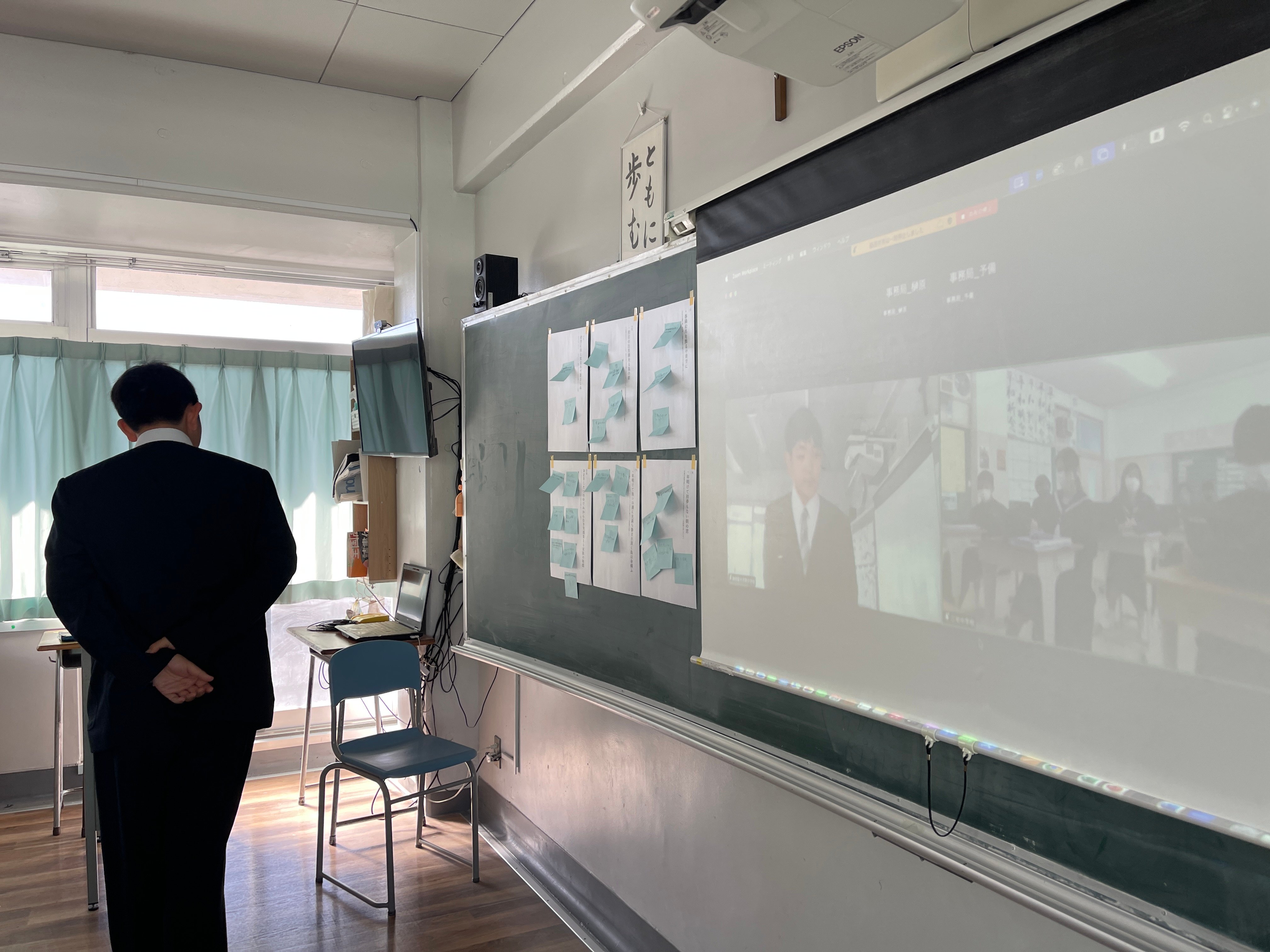 部活についての質問に答える